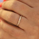 Anello accentuato a due stili | Oro