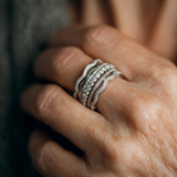 Anello rétro con brillanti a strati | Oro