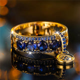 Anello antico e cristallo blu | Oro