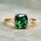 Anello quadrato elegante con smeraldo | Oro