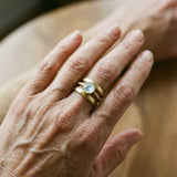 Anello retrò con pietre di luna integrate | Oro