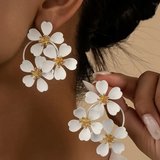 Orecchini pendenti con fiori retro bianchi | Oro