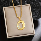 Collana iniziale in cristallo accentato | Oro