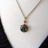 Collana retro libellula cristallo verde | Oro