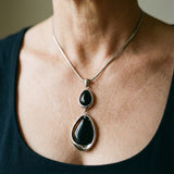 Collana con pendente retrò e pietra nera | Oro