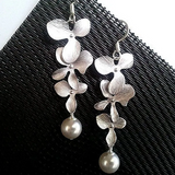 Collana e orecchini a forma di fiori | Oro bianco