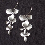 Collana e orecchini a forma di fiori | Oro bianco