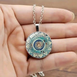 Collana retro rotonda con mandala blu | Oro
